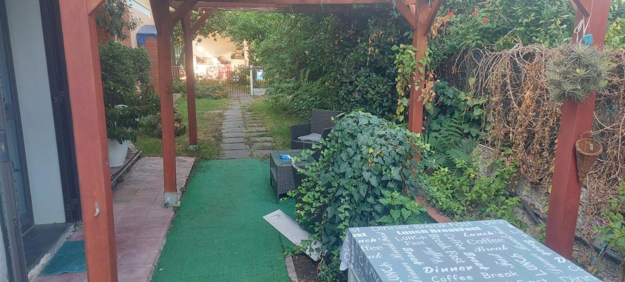Stanza In Villa Con Giardino Con Box Doccia Idromassaggio Rent A Car Aci Bonaccorsi Экстерьер фото