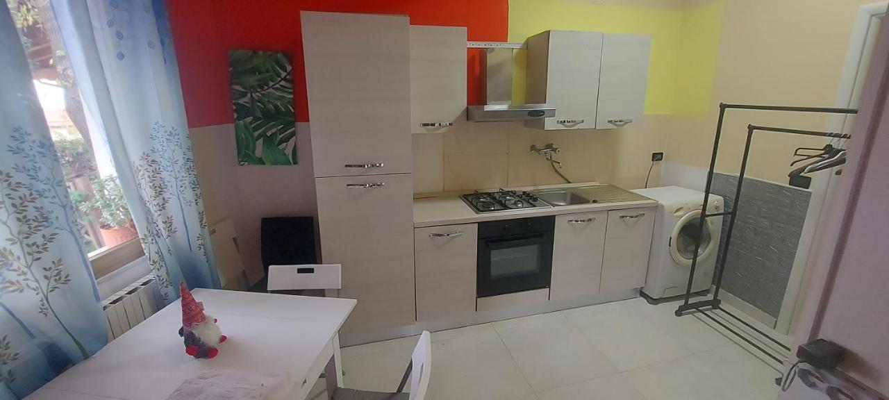 Stanza In Villa Con Giardino Con Box Doccia Idromassaggio Rent A Car Aci Bonaccorsi Экстерьер фото